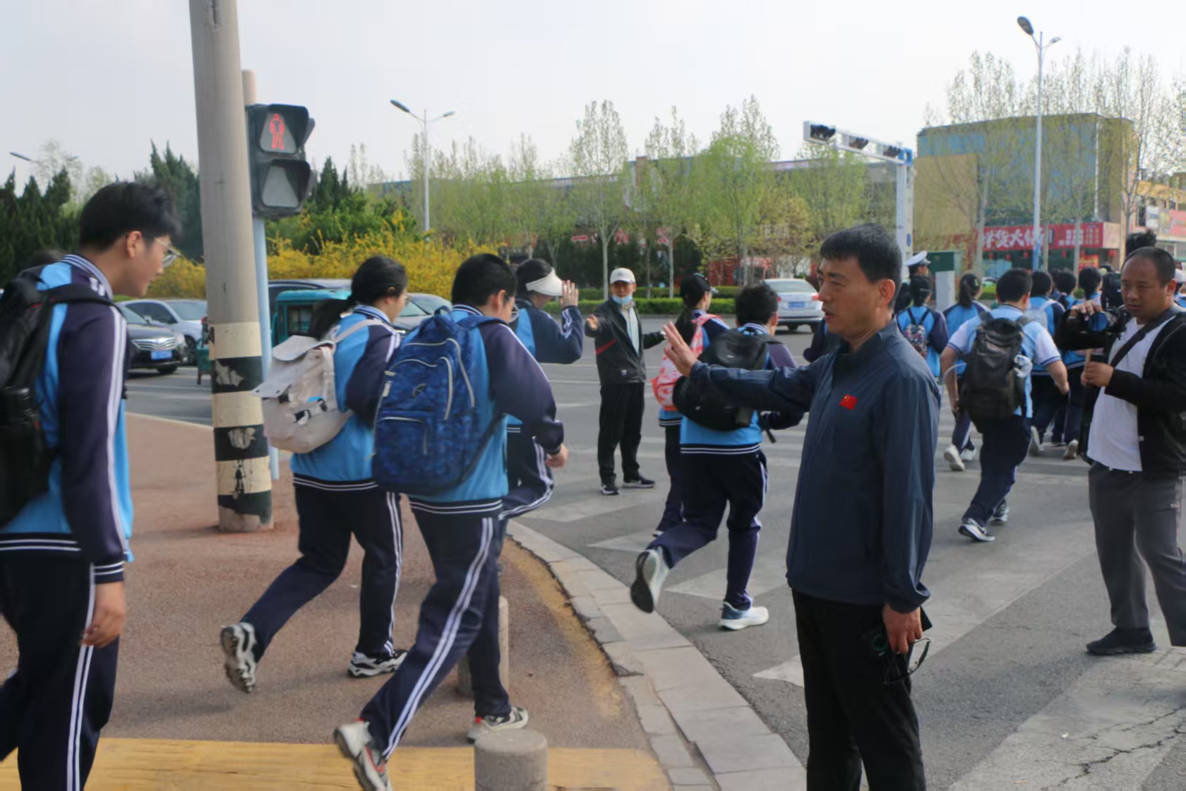 1744426276135873.jpg 5e7d34a7161e947d0ee87be43a86de5.jpg